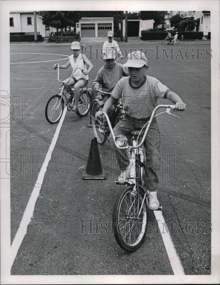 1968 Media Photo Kim Thompkins, Jim Finnerty, Janet Johnson, Mike Paduch