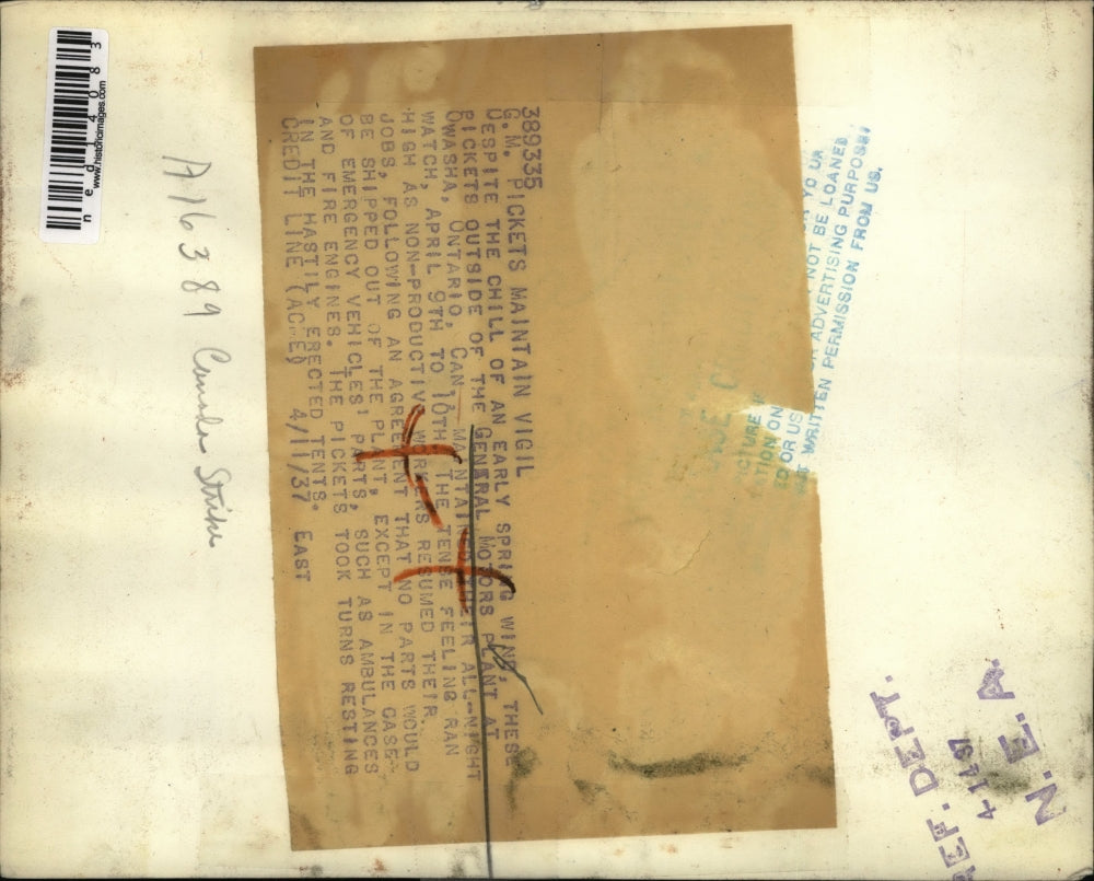 1937 Press Photo Pickets at General Motors Plant in Tent at Owasha Ontario