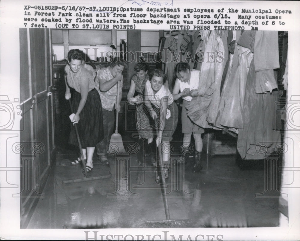 1957 Press Photo St Louis Municipal Opera Drama Dept Ruined By Flood