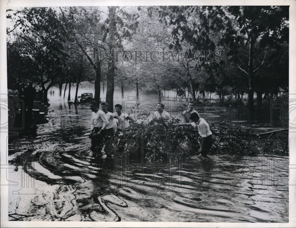 1946 Press Photo South Street St Louis Missouri Flooding Relief Efforts