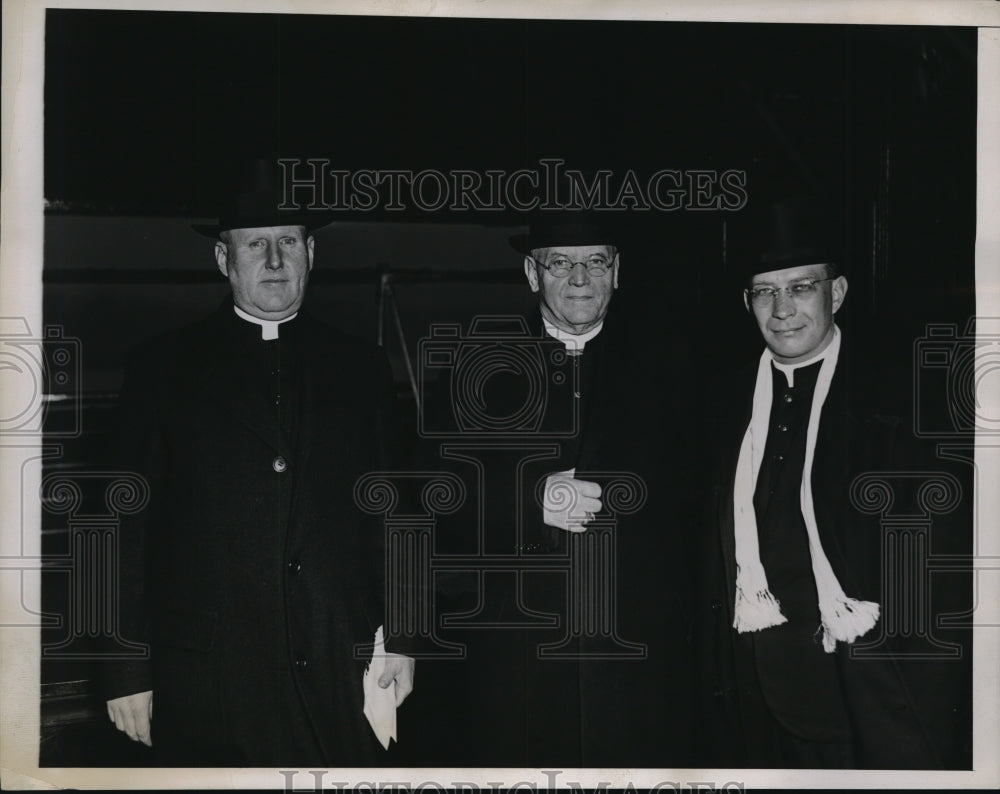 1934 Media Photo John Treacy Bishop Joseph Schrembs Floyd Begin Arrive New York