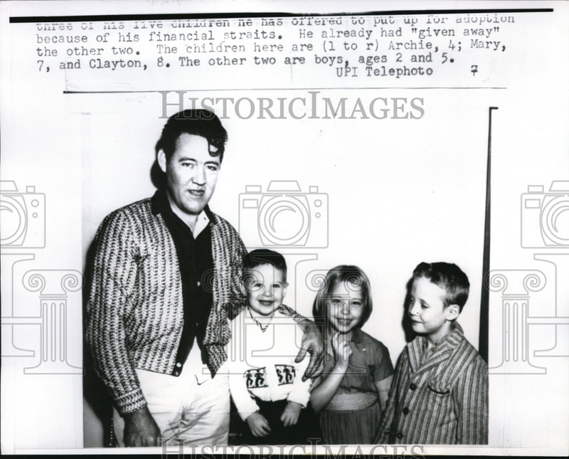 Load image into Gallery viewer, 1961 Media Photo Darroll Barr Offers Children for Adoption Archie Mary &amp; Clayton
