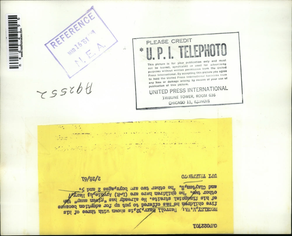 1961 Media Photo Darroll Barr Offers Children for Adoption Archie Mary & Clayton