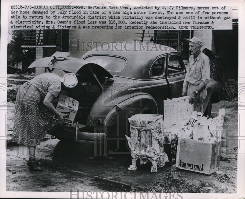 Load image into Gallery viewer, 1951 Media Photo Kansa City Kansas Hortense Maes Owen assisted by E J Gilmore
