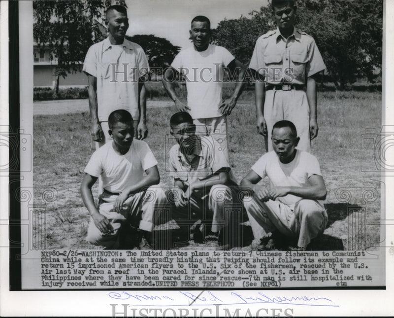 Load image into Gallery viewer, 1955 Media Photo WashChinese fishermen at US air base in Philippines
