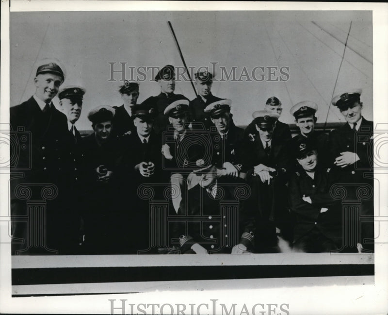 Load image into Gallery viewer, 1941 Media Photo Cmdr G Pursser Phillips of Clan MacPherson
