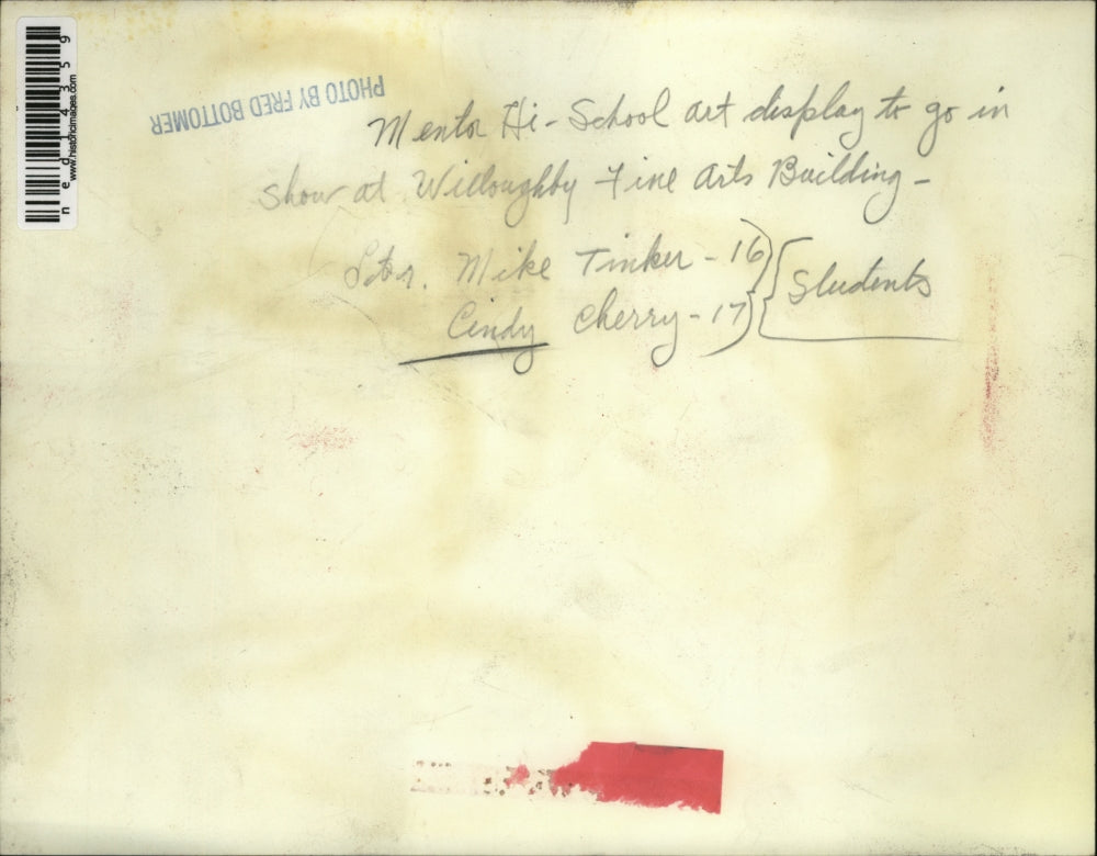 Press Photo Mike Tinker, 16, Cindy Cherry, 17, Mentor High School Art Display