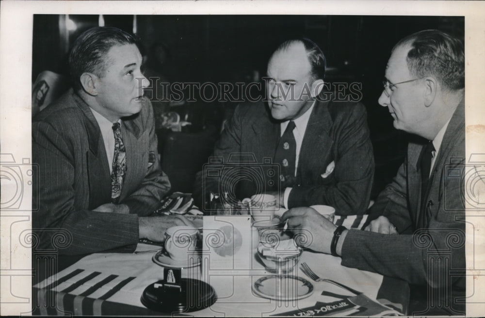 1950 Press Photo New York Ernest Weaver, Thomas R Stuetel, and Clyde M Mills