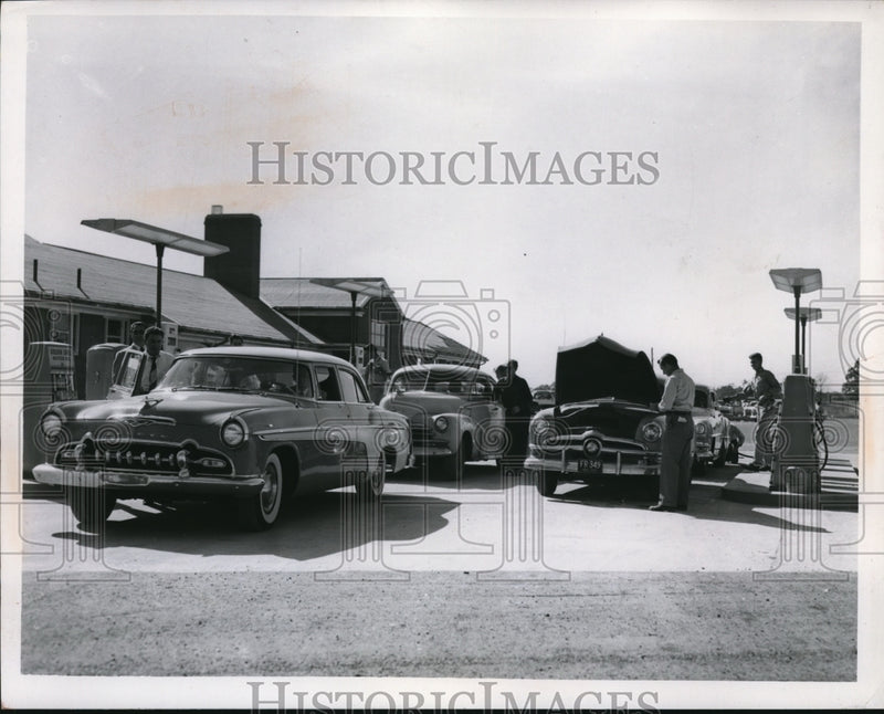Load image into Gallery viewer, 1955 Media Photo Automobiles in Line at Gasoline Pumps
