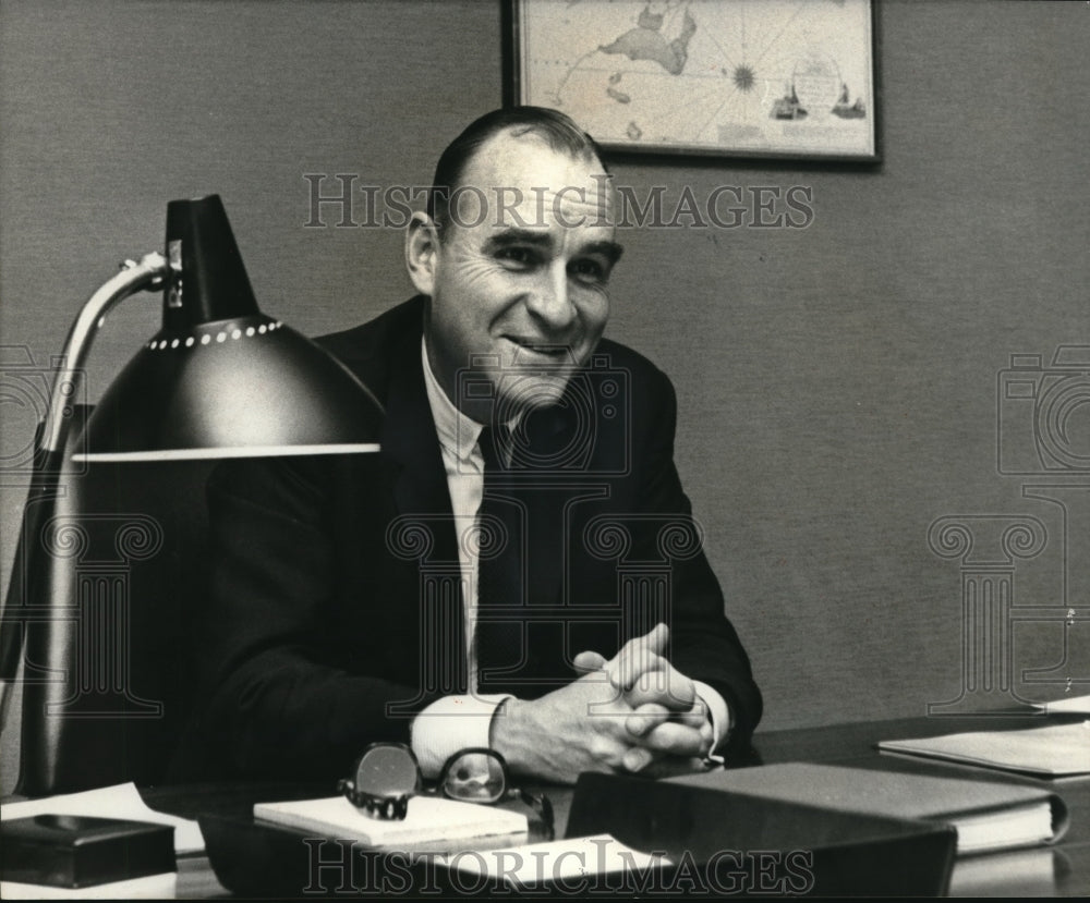 1969 Press Photo Hugh Parker of McKinsey and Company