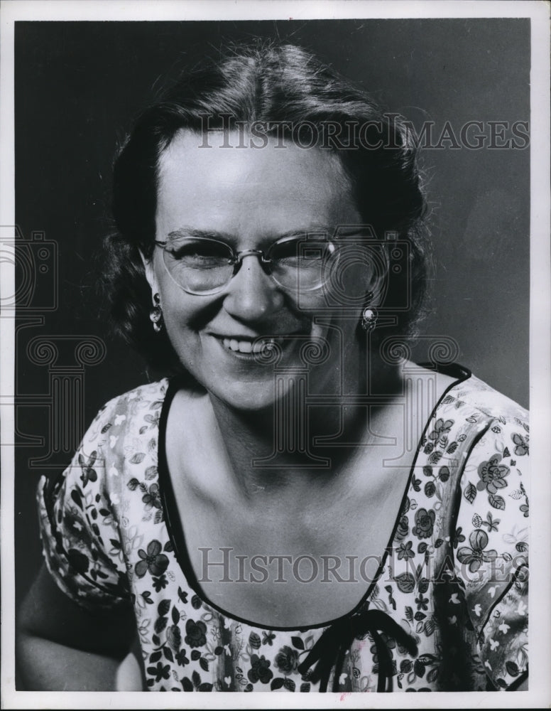 Load image into Gallery viewer, 1957 Media Photo Miss Moira Dunbar
