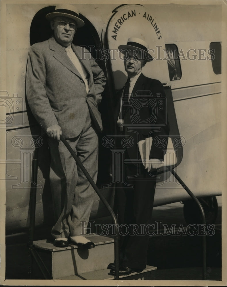 Load image into Gallery viewer, 1935 Media Photo Otto Erlanson with Roy Arnold departs by plane to New York
