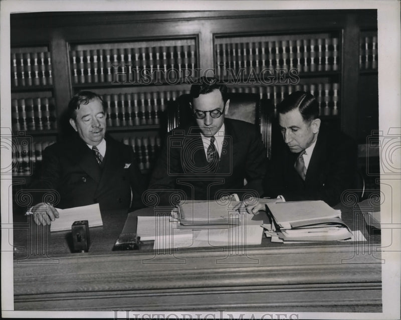 Load image into Gallery viewer, 1934 Media Photo George Henry Payne, Irvin Stewart, and Judge EO Sykes
