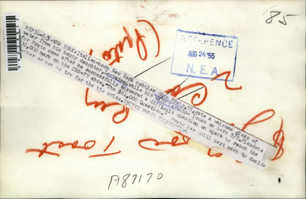 1955 Press Photo Gino Prato welcomed by his daughter and wife - ned14612