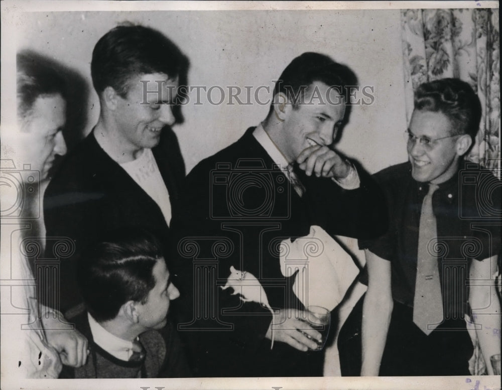 1939 Media Photo Eats five mice with mayonnaise and lettuce