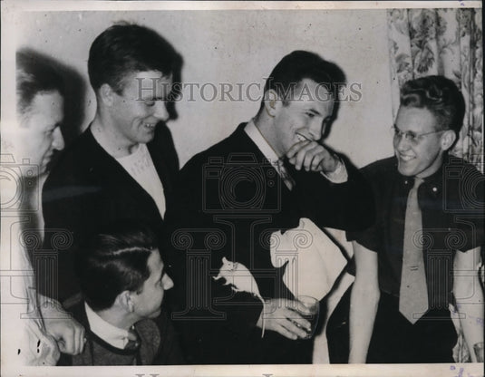 1939 Media Photo Eats five mice with mayonnaise and lettuce