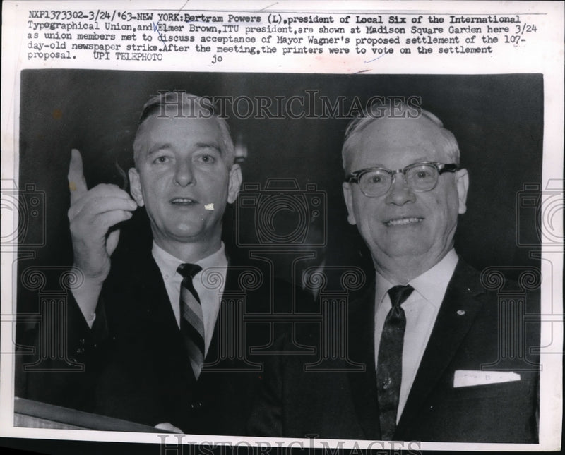 Load image into Gallery viewer, 1963 Press Photo Bertram Powers, Elmer Brown, International Typographical Union

