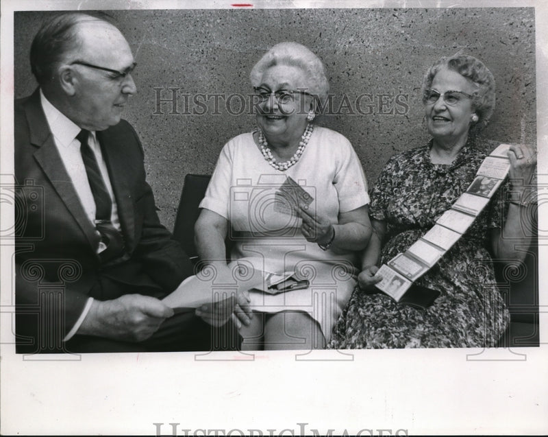 Load image into Gallery viewer, 1968 Media Photo J. Herbert Detrick, Hulda Franger, Henrietta Roblik Cleveland

