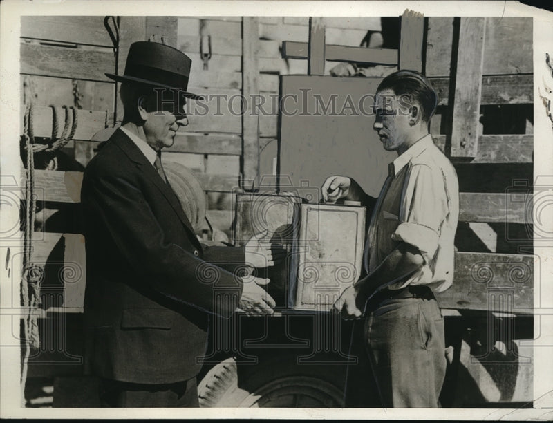 Load image into Gallery viewer, 1932 Media Photo Clarence Dean pays his way through Wesminster College
