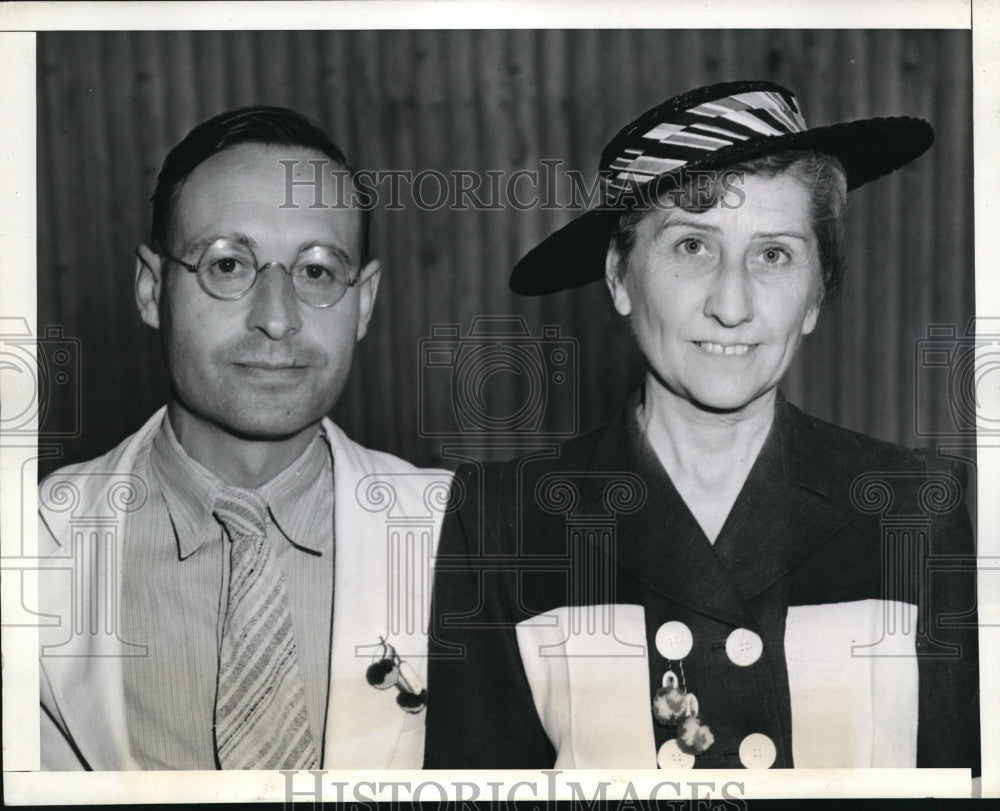 1941 Press Photo Mr & Mrs Homer Davis arrive from Athens Greece he was President