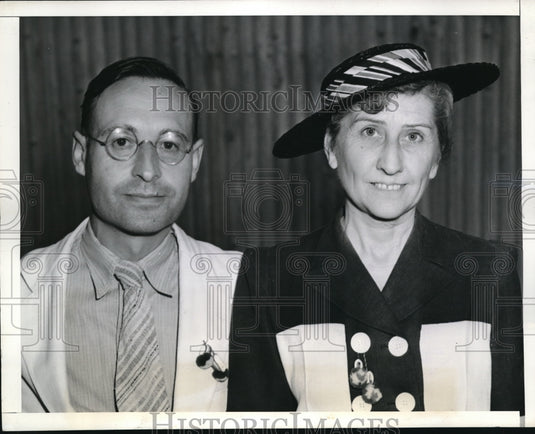 1941 Press Photo Mr & Mrs Homer Davis arrive from Athens Greece he was President