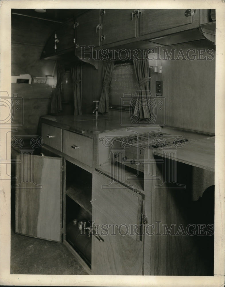 1938 Press Photo Federal Coach Trailer features remote fuel tank for cook stove