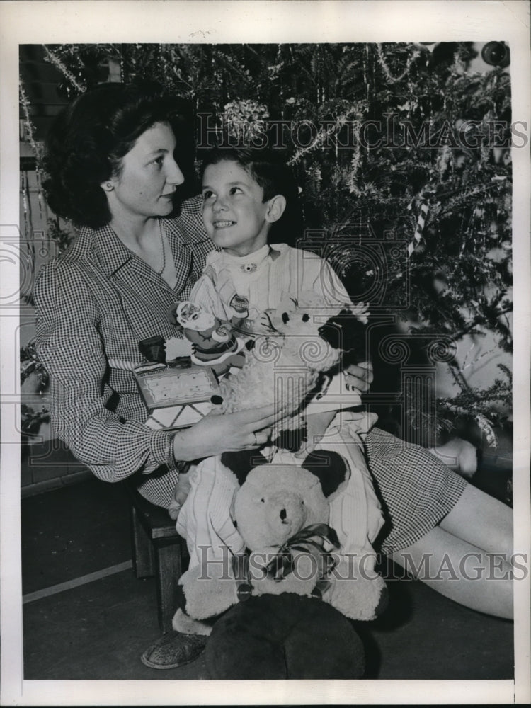Load image into Gallery viewer, 1945 Media Photo South African Weymouth Pedlar Throat Surgery Temple Hospital
