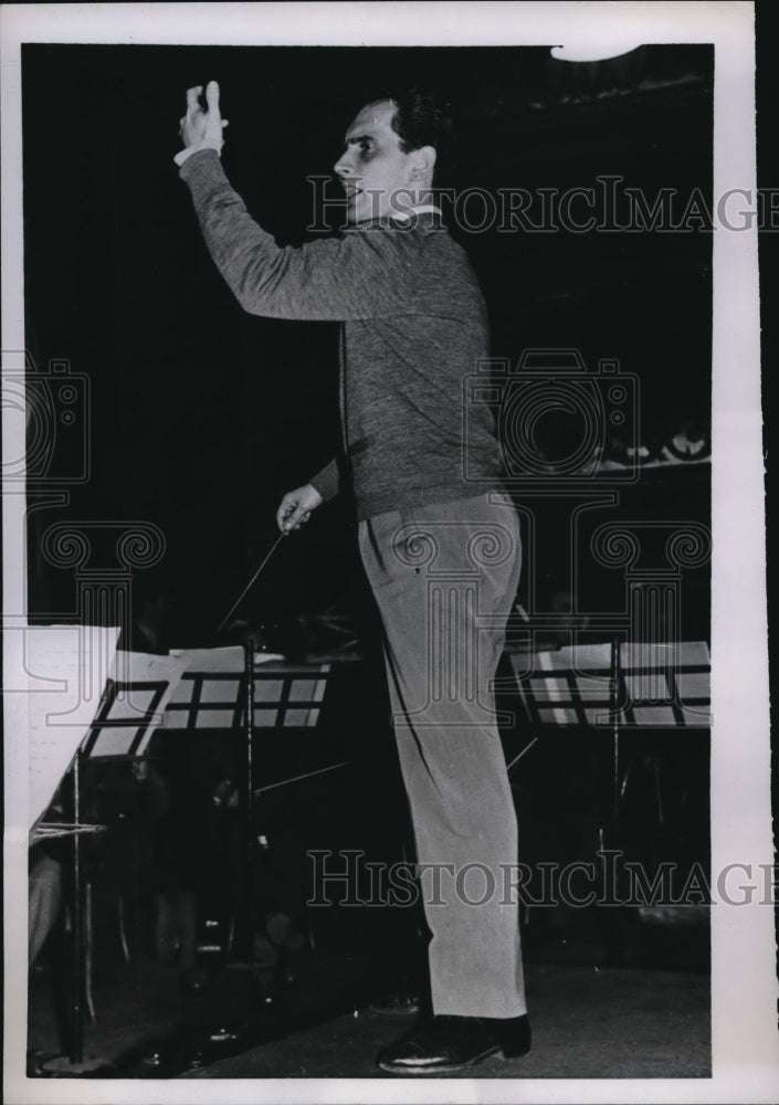 Load image into Gallery viewer, 1958 Media Photo Conductor Massimo Pradella Rehearses For An Upcoming Concert
