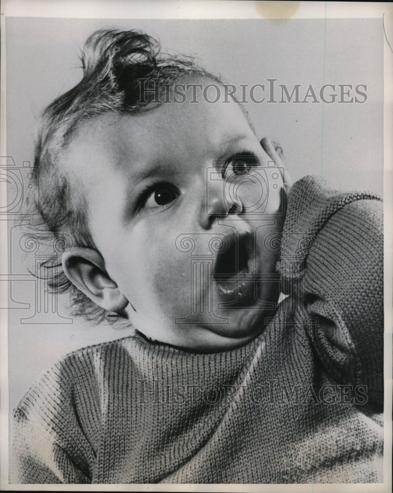 1959 Press Photo Andrea Was Only A Toddler When She Was Caught In This Moment