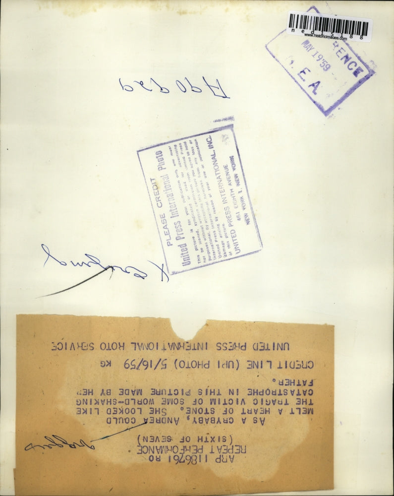 1959 Press Photo Andrea Could Melt A Heart Of Stone With This Look