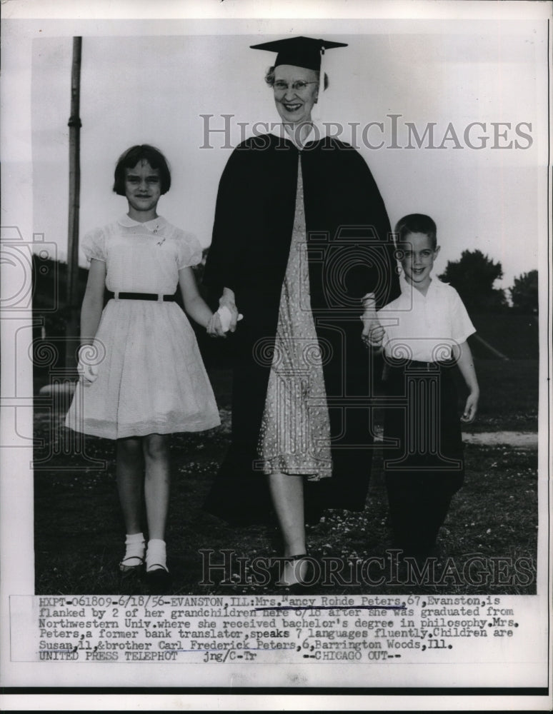 Load image into Gallery viewer, 1956 Press Photo Mrs. Nancy Rohde Peters With Her Grandchildren At Graduation
