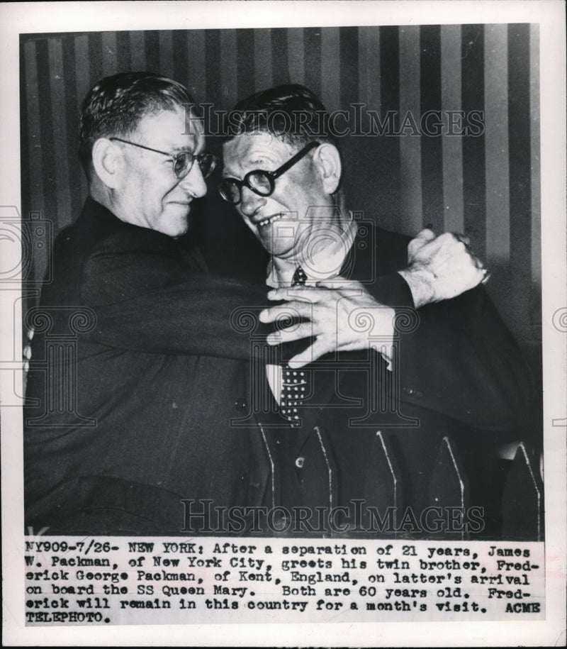 Load image into Gallery viewer, 1949 Press Photo Twin Brothers James W., Frederick George Packman Reunited
