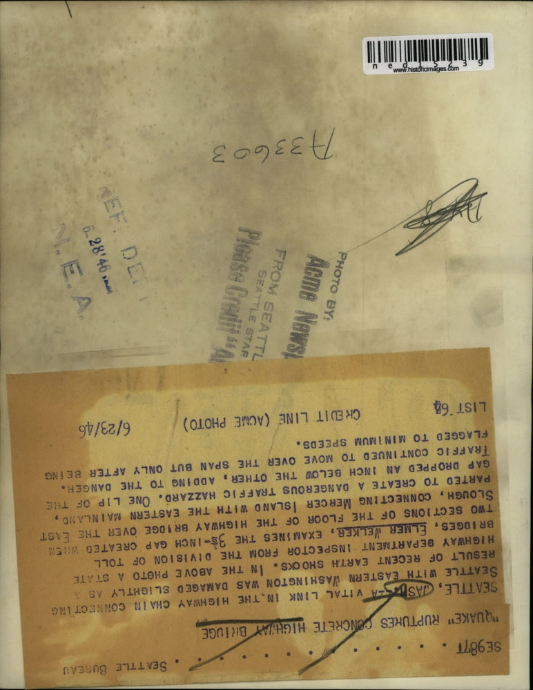 1946 Media Photo Elmer Welker Examines 3 1//2 Inch Gap In The Highway Bridge