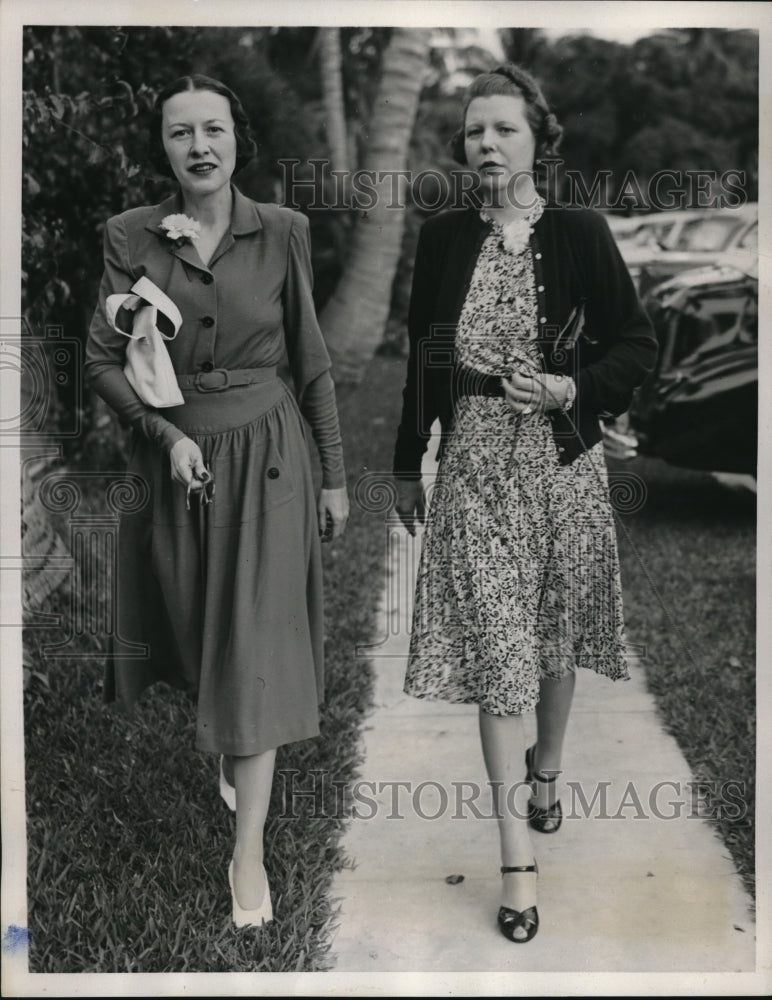 1940 Media Photo Mrs. Matthew Dick And Mrs. Nicholas Holmsen At The Everglades