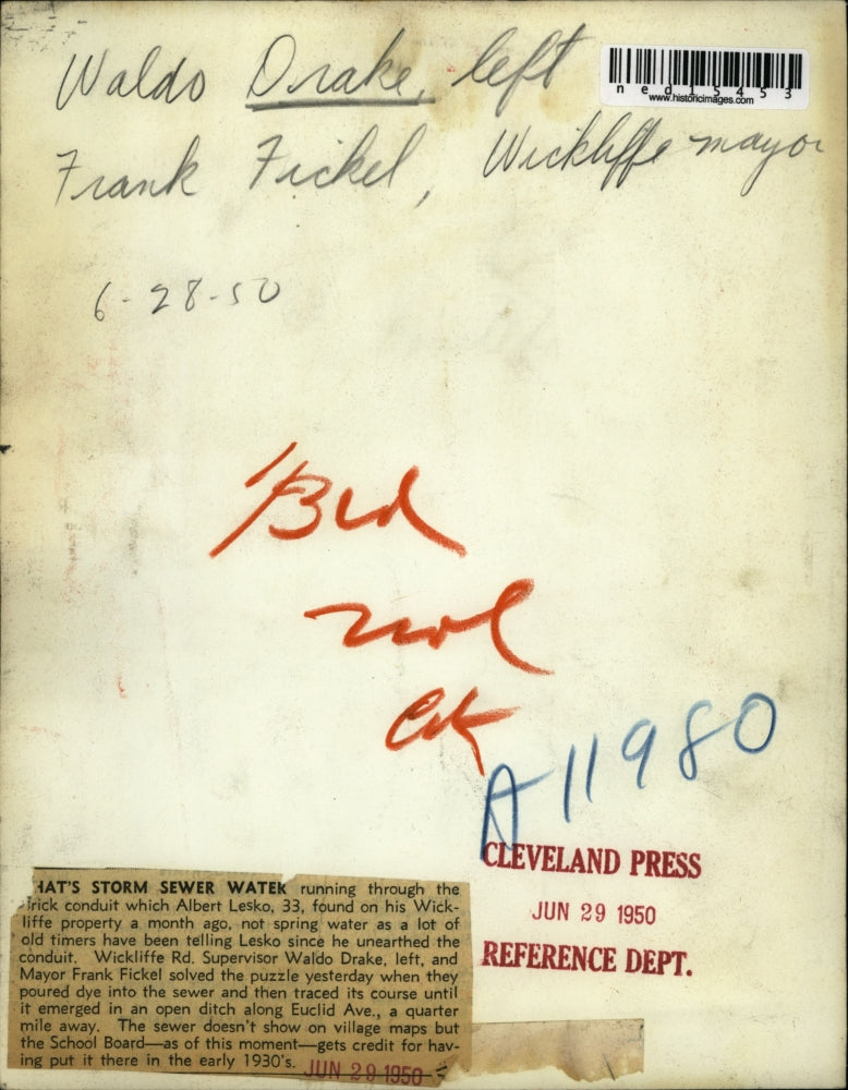 1950 Press Photo Waldo Drake and Frank Fickel Wickliffe Mayor inspect