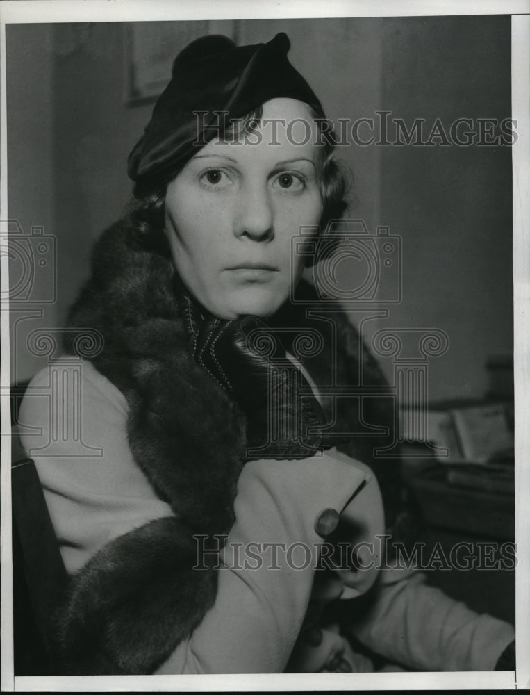 1934 Press Photo Mrs Emily Davis appeared in Los Angeles Curt at opening