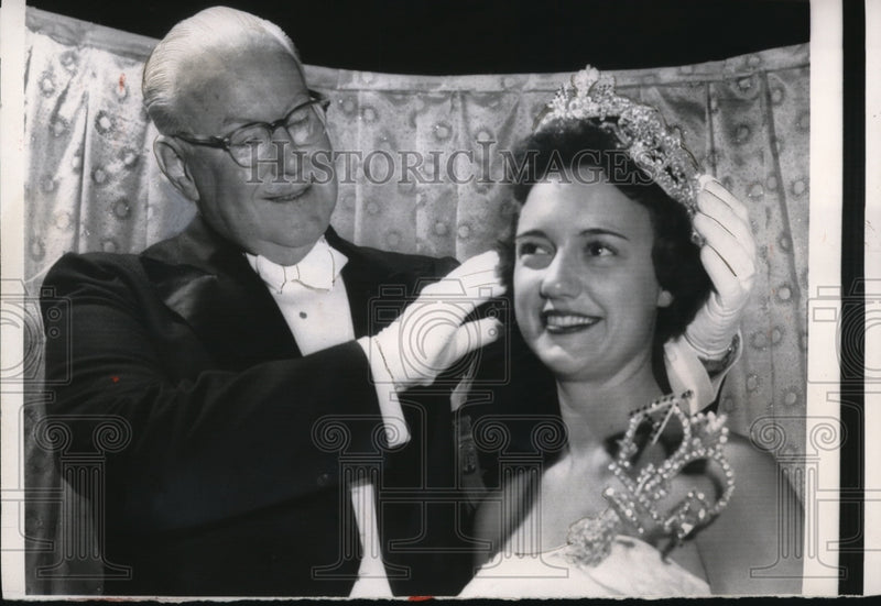 Load image into Gallery viewer, 1956 Media Photo Kansas City Mo EM Dodds President of American Royal Association
