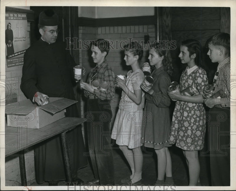 Load image into Gallery viewer, 1946 Media Photo J G Paulms, Albert Jann, Dolores Voland, Betty Ann Dillen, and
