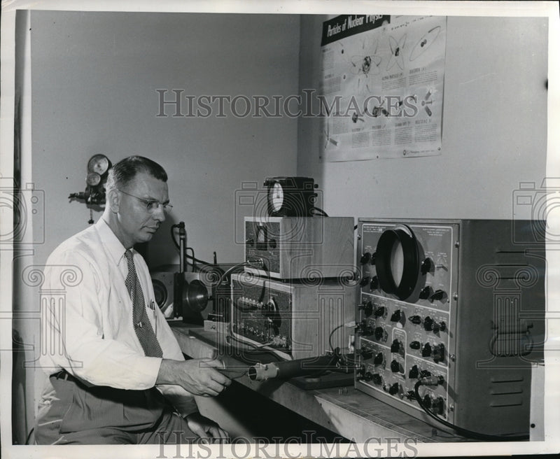 Load image into Gallery viewer, 1953 Media Photo H W Speicher Westinghouse Industrial Hygiene Director inserts

