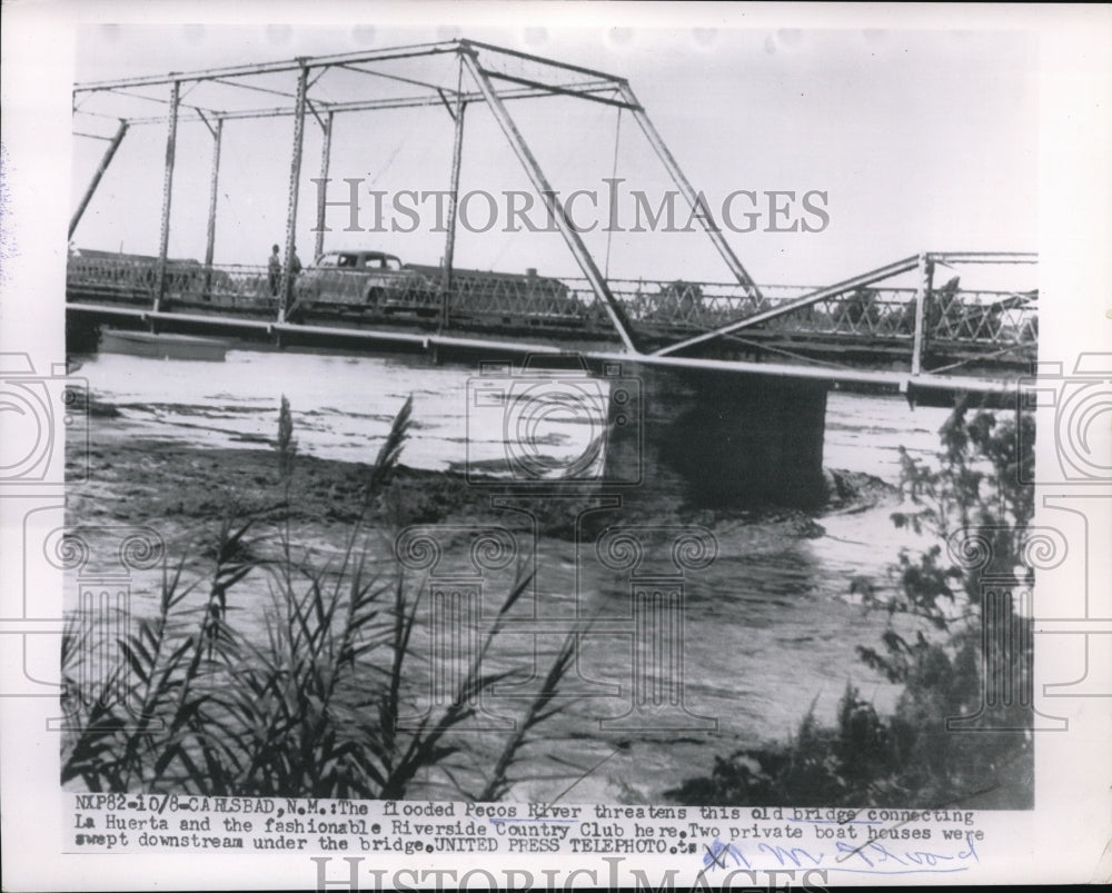 1954 Press Photo The Flooded Pecos River Threatens This Old Bridge