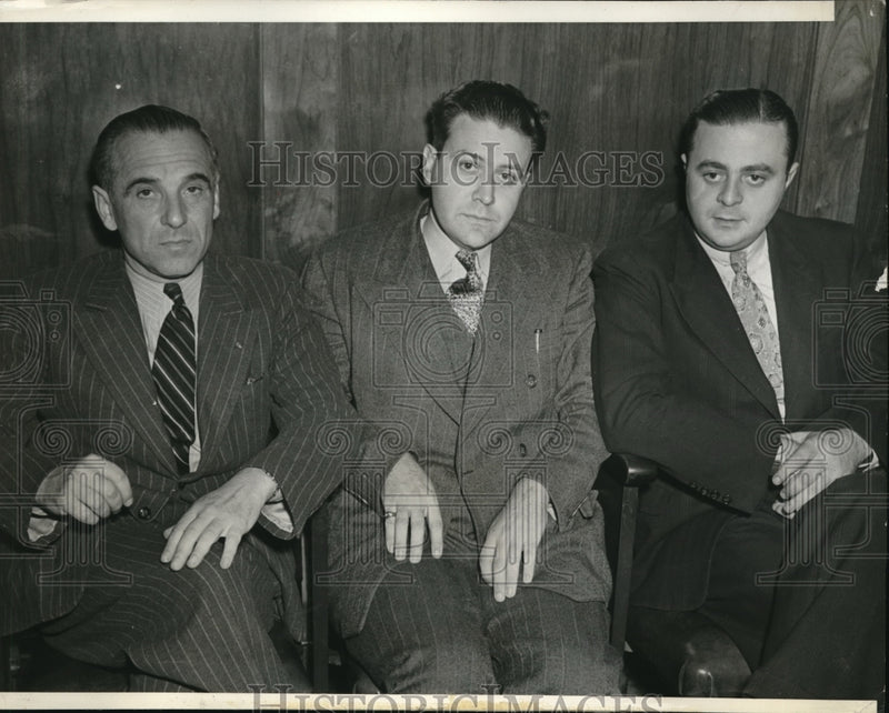 Load image into Gallery viewer, 1938 Press Photo LA Calif. RK Abraham, George Wole, Sam Fishcher fake auctions
