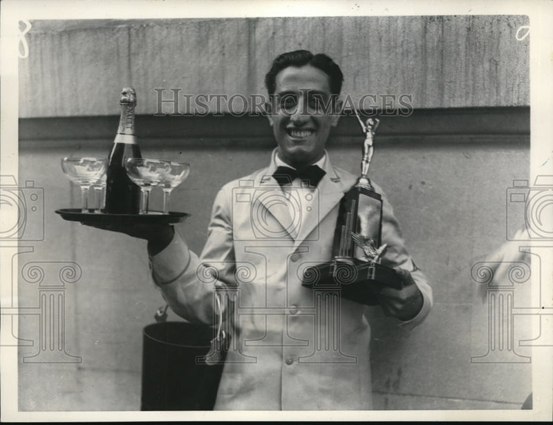 Load image into Gallery viewer, 1937 Media Photo George Gussin wins waiter race on St Philadelphia
