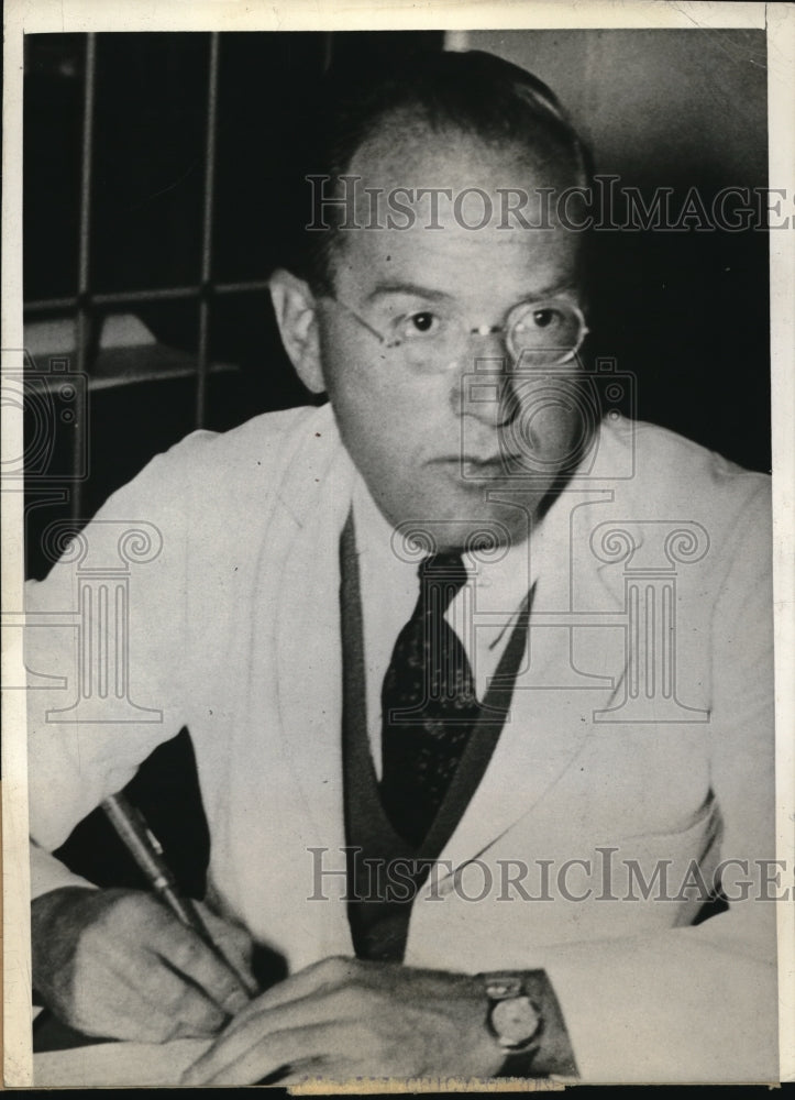 1941 Press Photo Indianspolis Ind Dr L Page of City Hospital experimented with