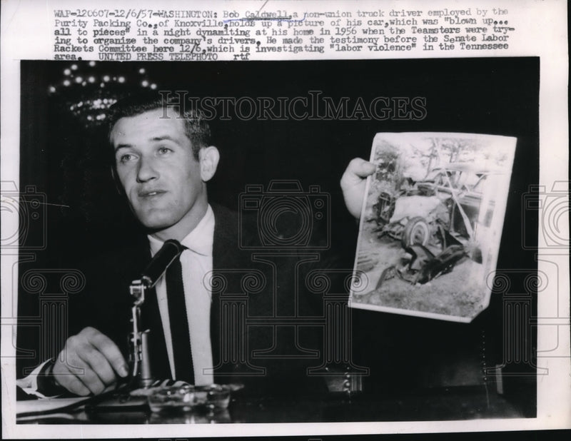 Load image into Gallery viewer, 1957 Press Photo Wash DC Bob Caldwell &amp; photo of car accident
