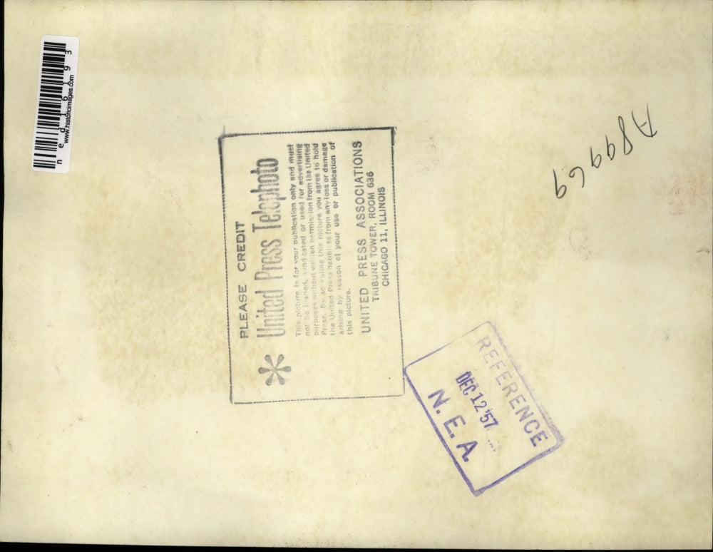 1957 Press Photo Wash DC Bob Caldwell & photo of car accident