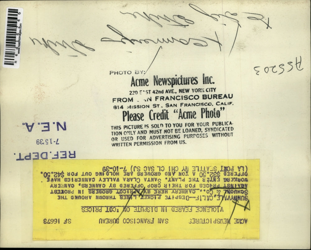 1939 Media Photo Picket lines thrown around Schuckl & Co. by Apricot Growers