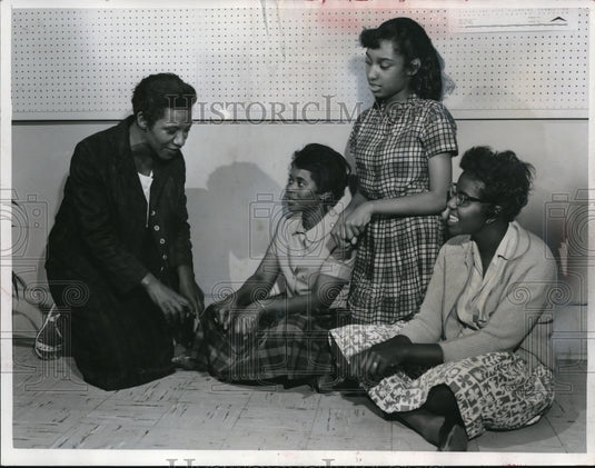 1962 Press Photo Cleveland Action singing group Mrs J Reeder, R Brown
