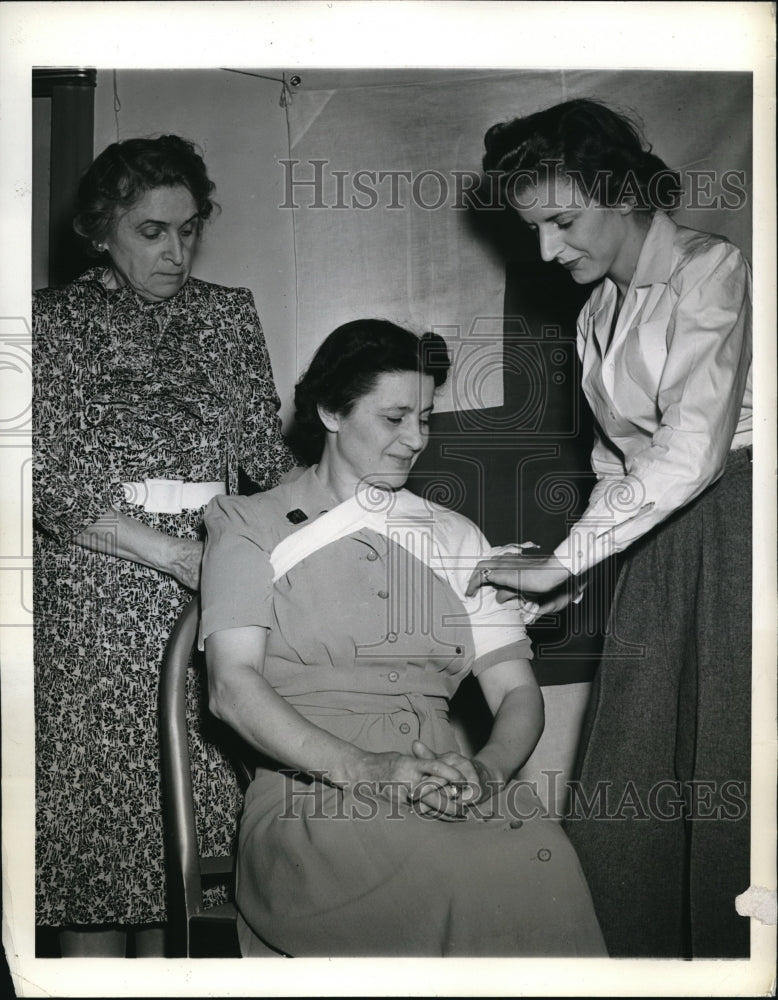 1941 Media Photo Wash DC Mrs Jesse Jones Sec of Commerce wife, Mrs Rbt Jackson