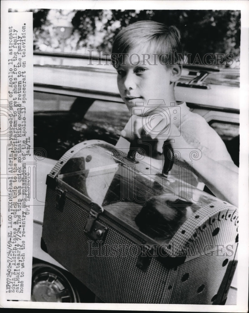 Load image into Gallery viewer, 1969 Media Photo El Lago Texas Michael Aldrin Apollo 11 Astronaut Edwin E Makita
