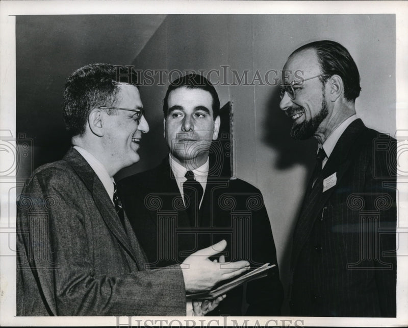Load image into Gallery viewer, 1947 Media Photo Philadelphia, PA Dr Richard McKeon, Jean Thomas, Pierre V Auger
